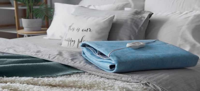 How to Wash an Electric Blanket (2023 Guide)