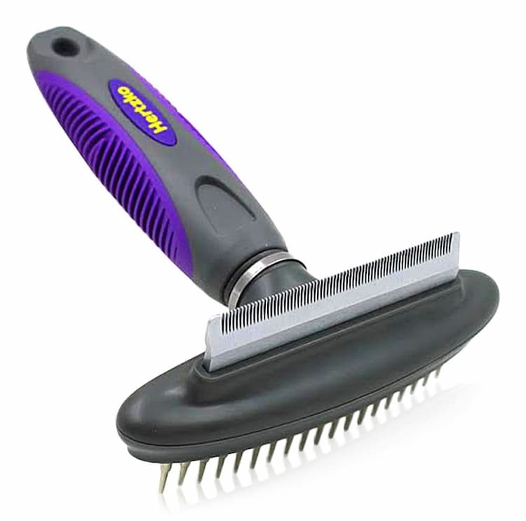 A Bundle of Shedding Solutions for Dogs and Cats.